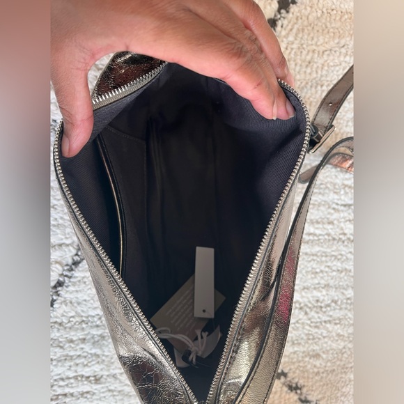 Madewell Sling Crossbody Bag - Picture 4 of 11